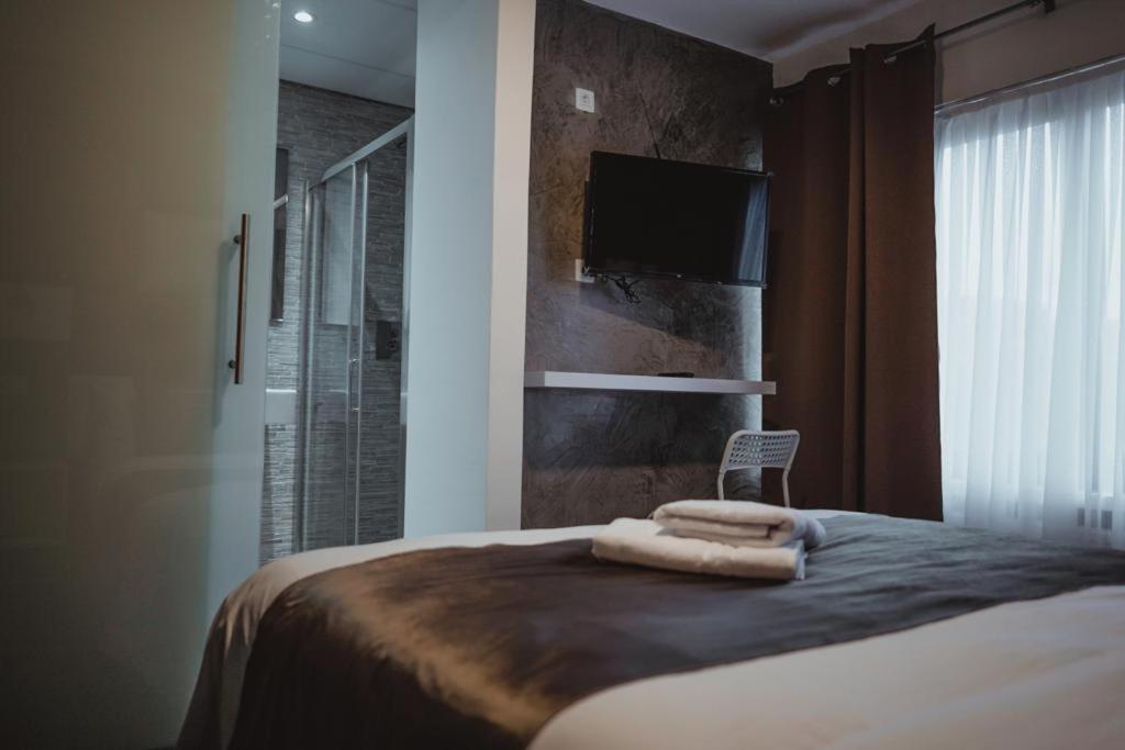 Hotel Onyx Expo Jette Bagian luar foto